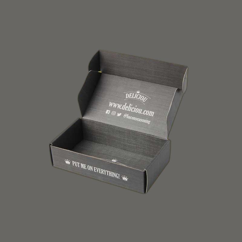 Black_cardboard_box_1.jpg