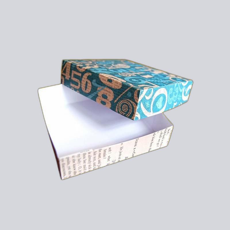Custom_Card_Stock_Colored_Gift_Boxes_1.jpg