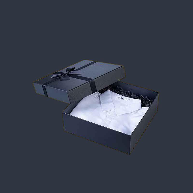 Custom_Clothing_Gift_Boxes_1.jpg